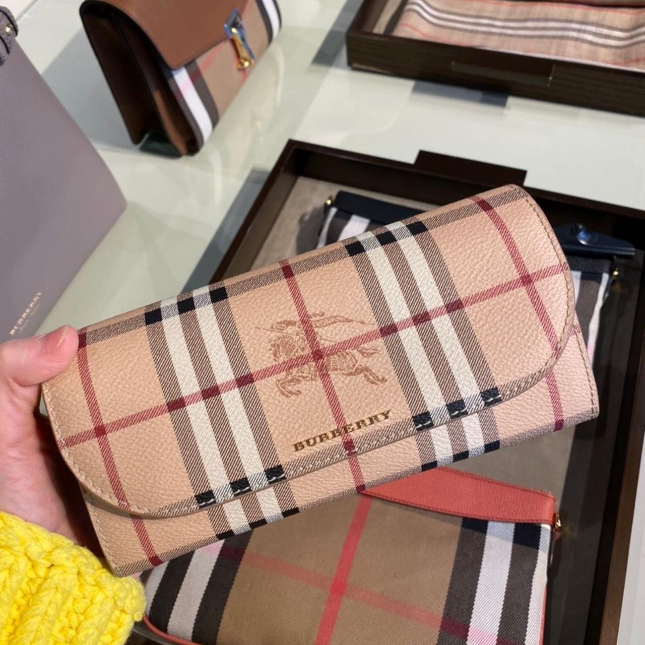 Burberry wallet Brand new in original packaging