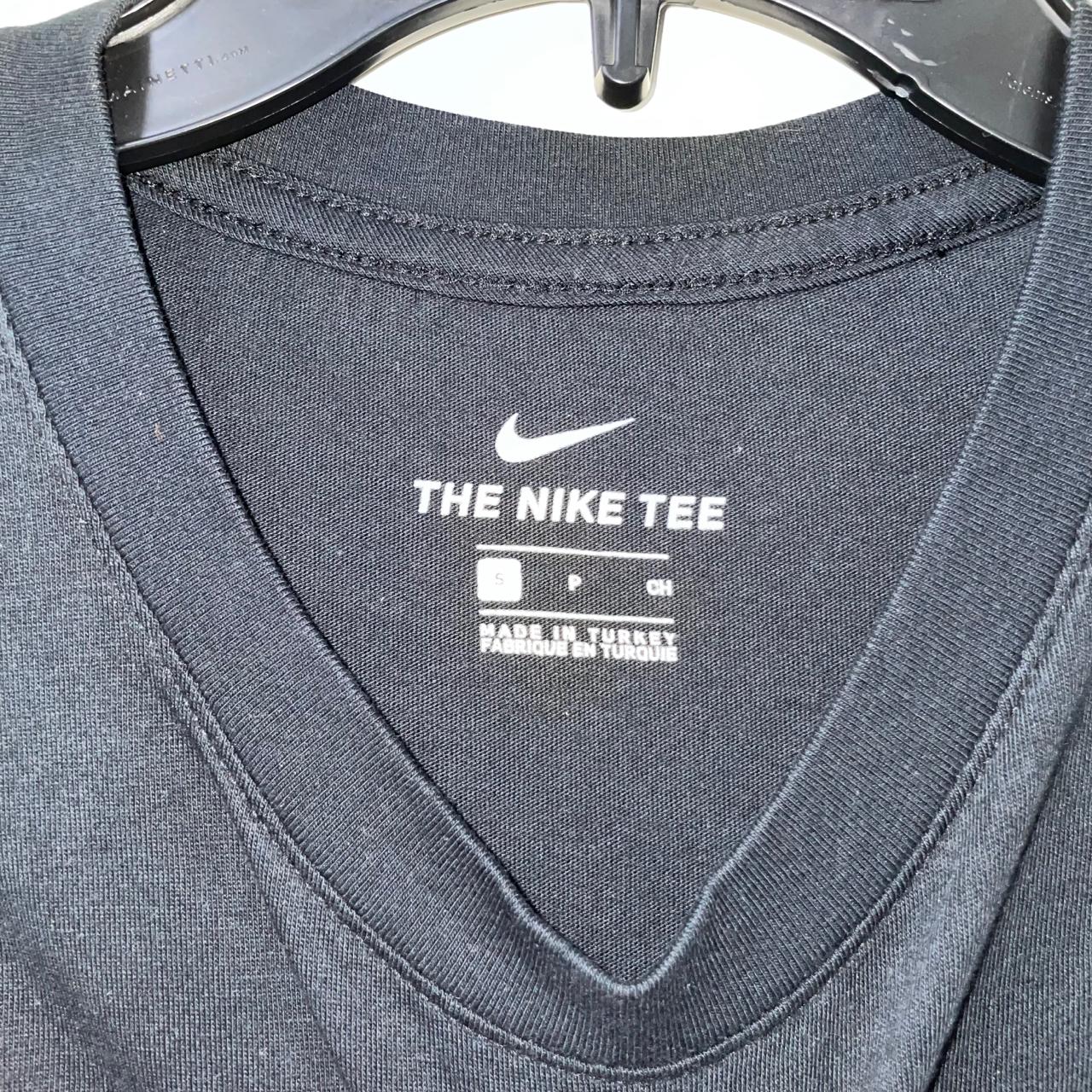 Nike Men's Black and Pink T-shirt | Depop