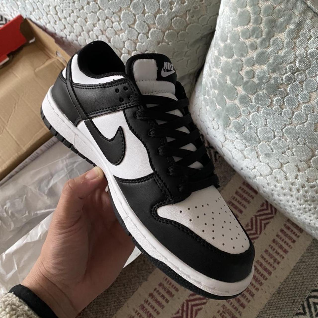 Nike Women's Black and White Trainers | Depop