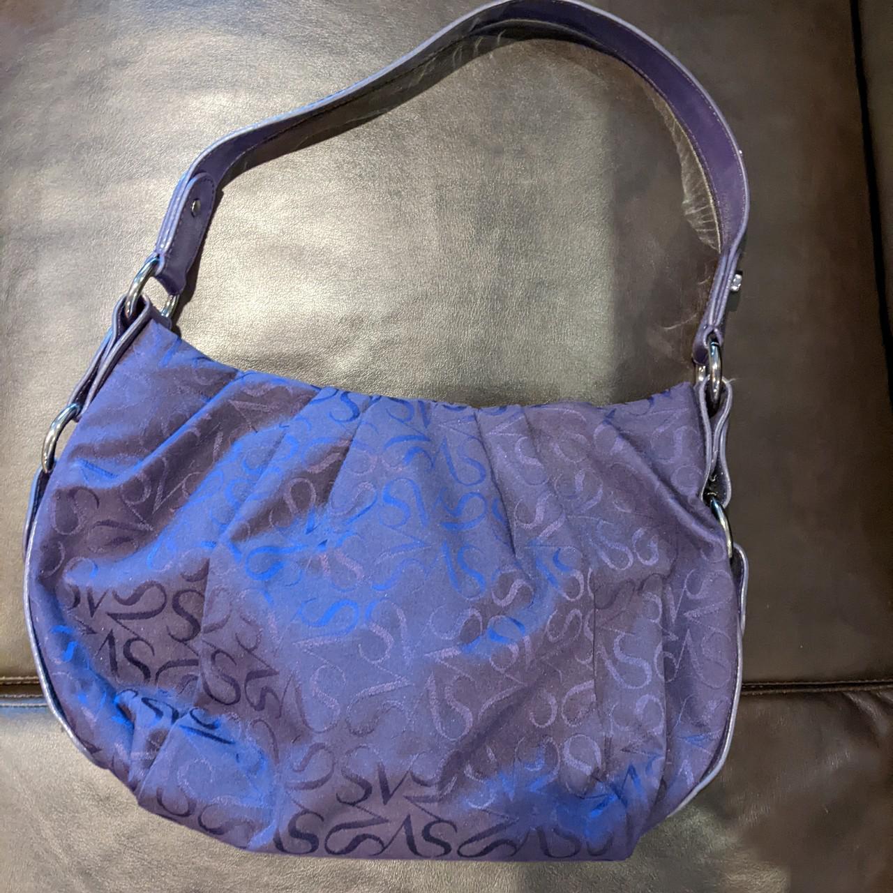 Vera Wang Women's Purple Bag Depop
