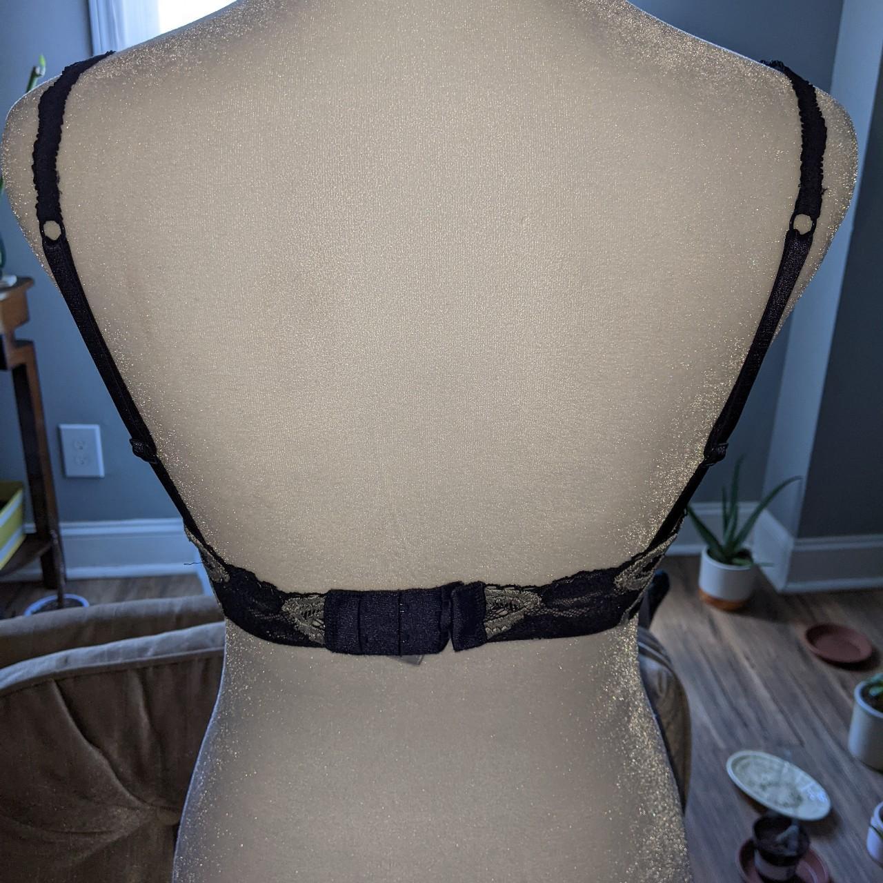 Chantal Thomass Women's Navy and White Bra (2)