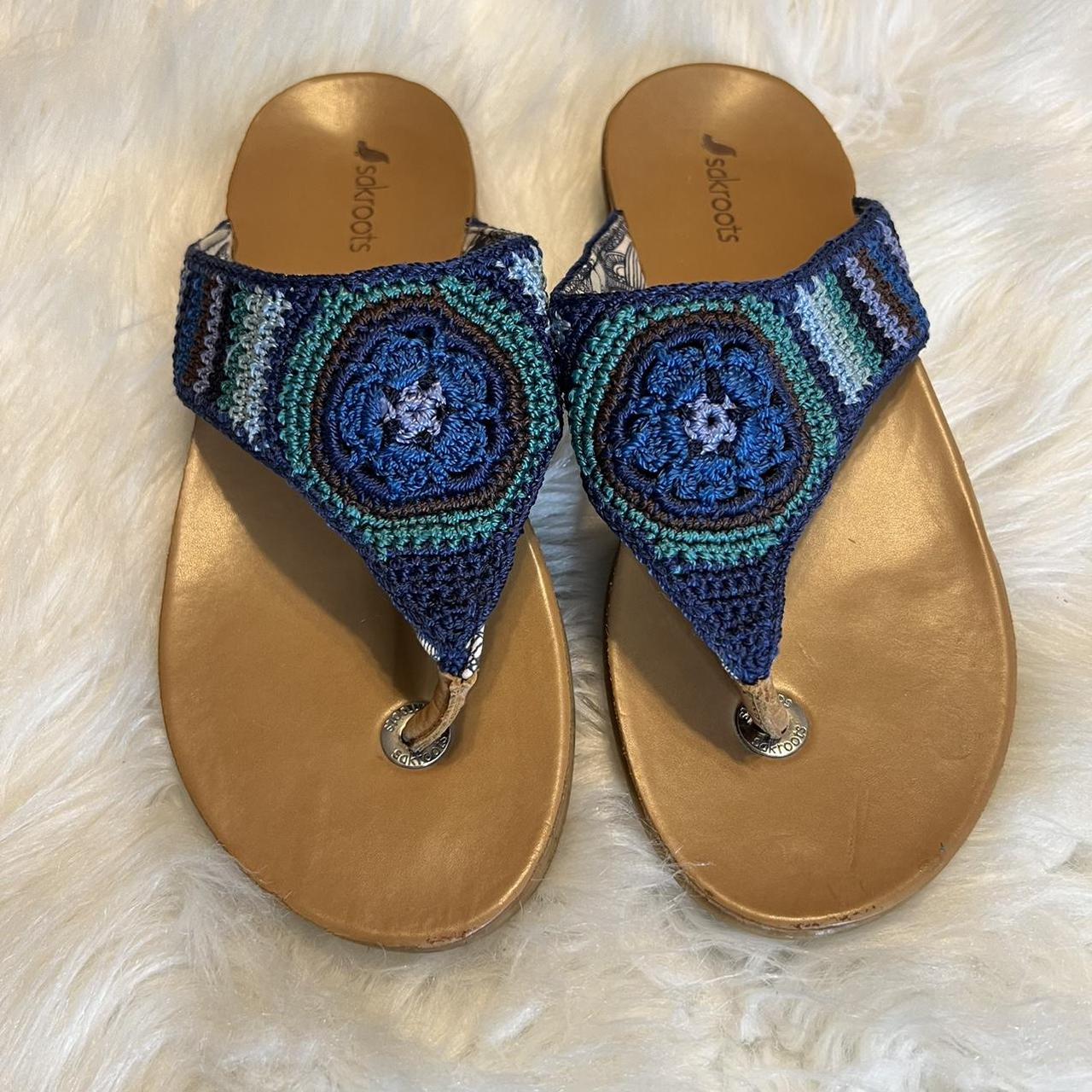 Size 9 Sakroots thong sandals Crochet detail - Depop