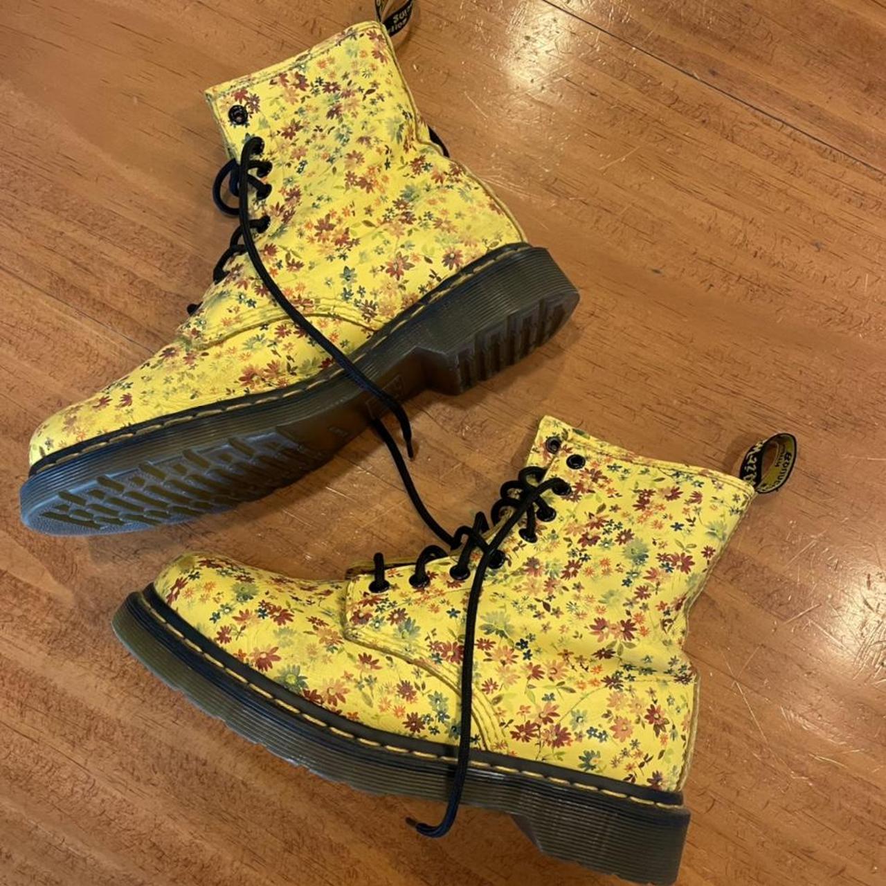 Yellow doc sales martens womens