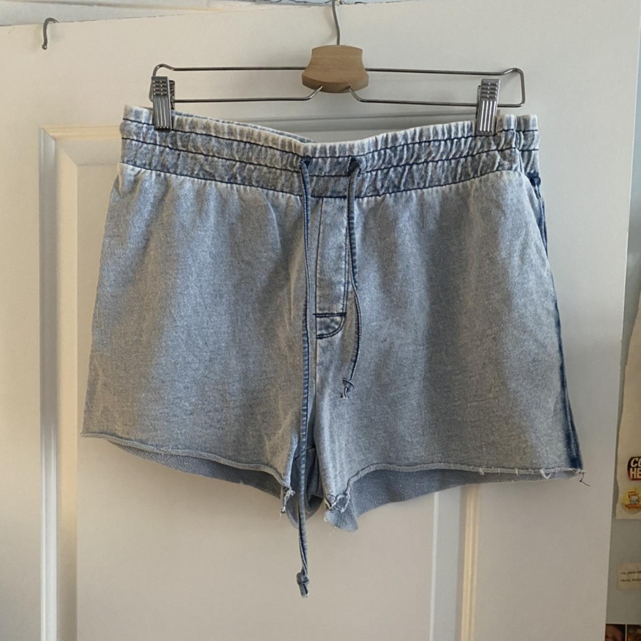 Z Supply Women's Blue Shorts | Depop