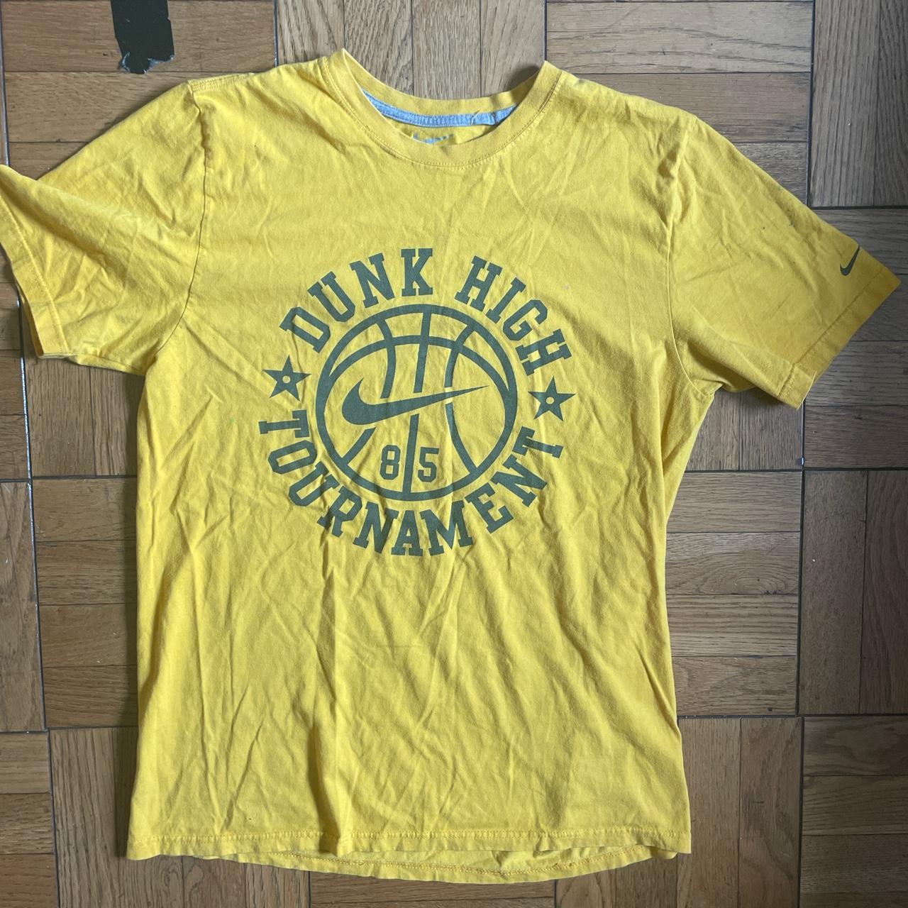 Vintage Nike Los Angeles Lakers T-Shirt Grey Size - Depop