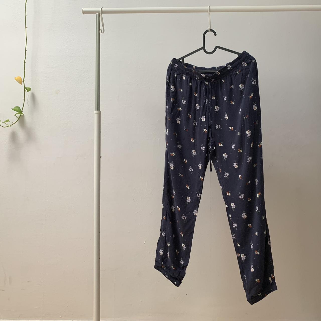 FLORAL SLEEPWEAR PAJAMA PANTS Uniqlo purchased 2018... - Depop