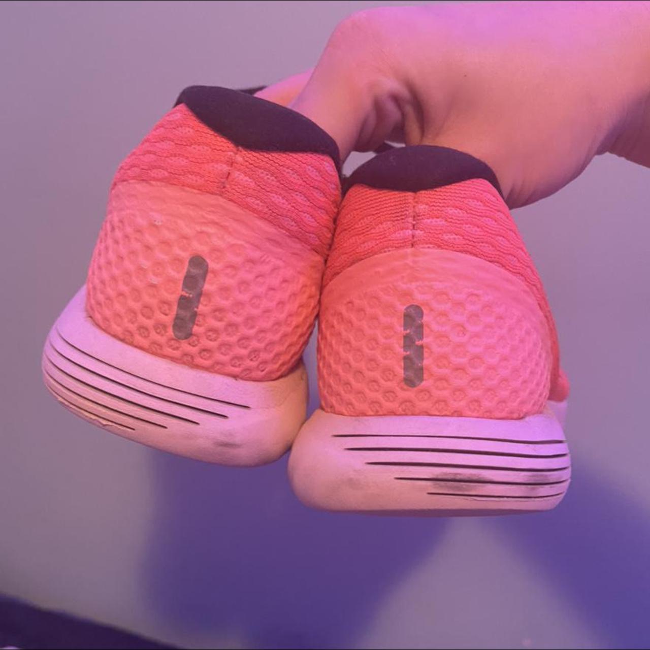 womens nike hot pink running shoes