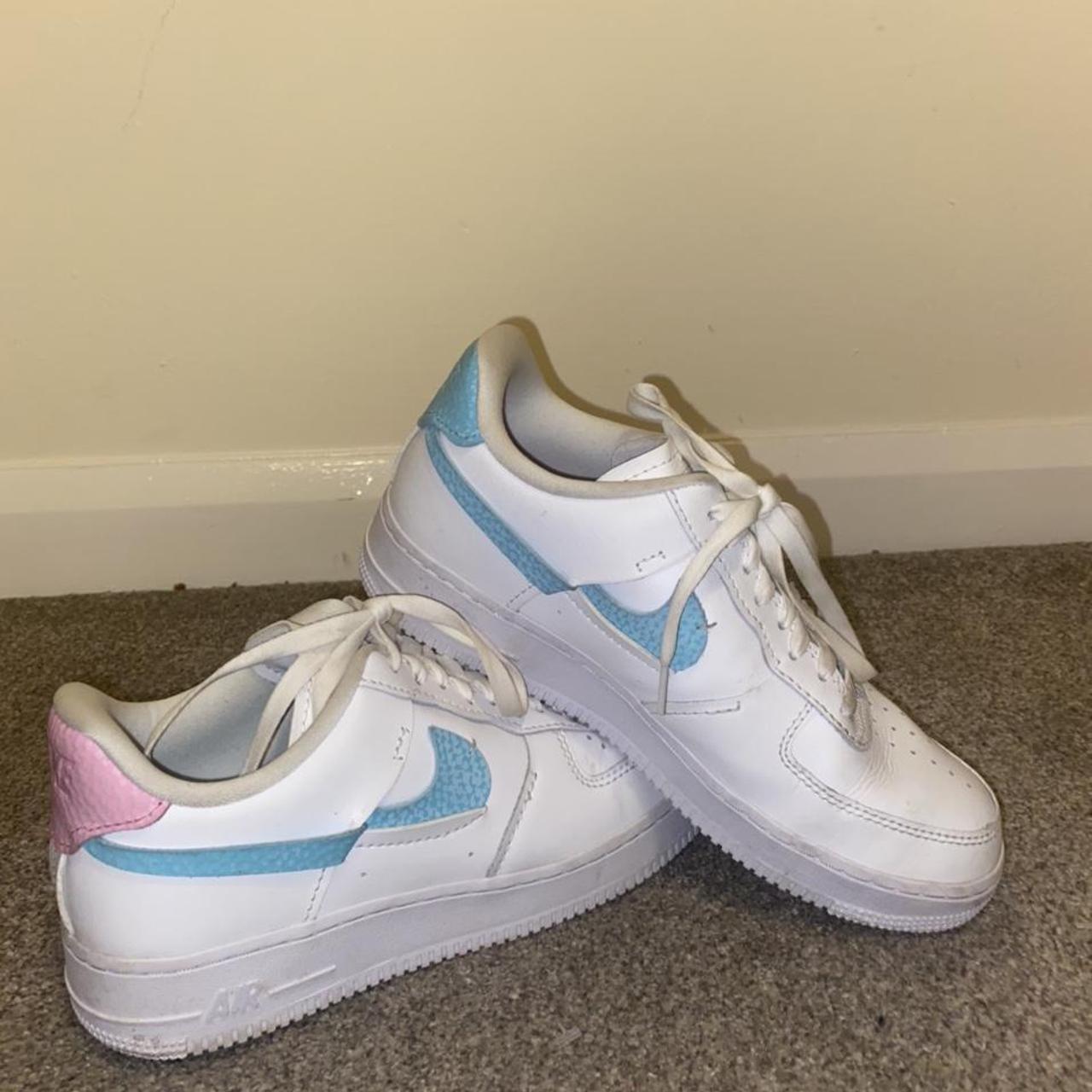 Sneakers Nike Air Force White With Pink And Blue Tick Pink And