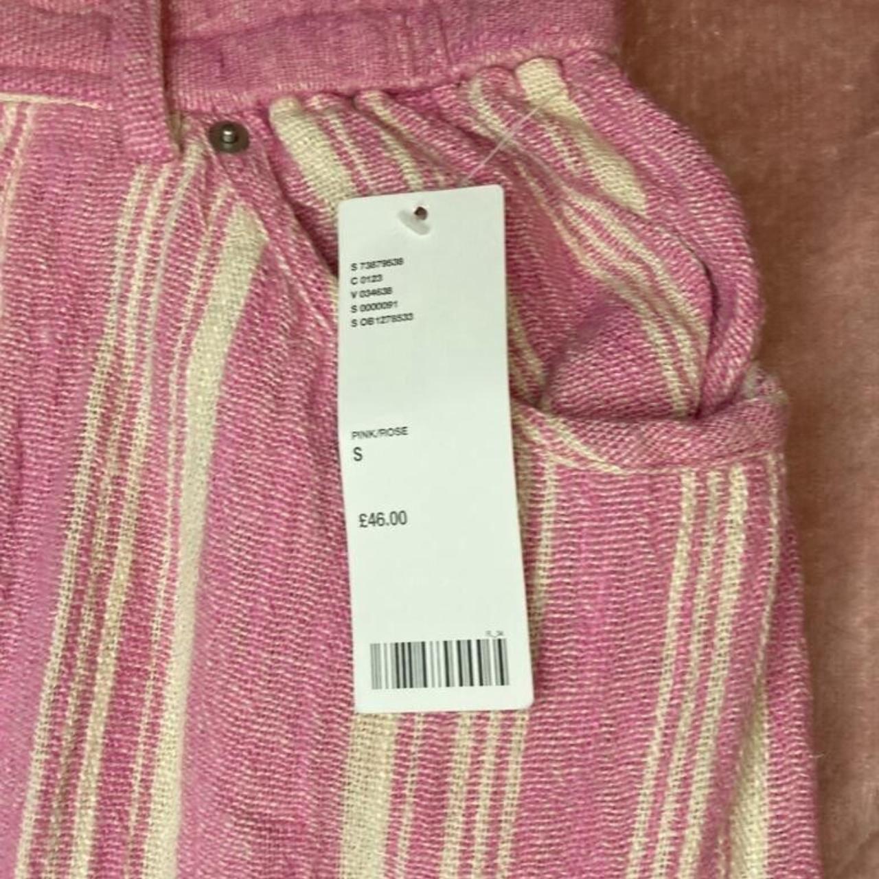 Throwbacklook baggy pant in a lightweight linen... Depop