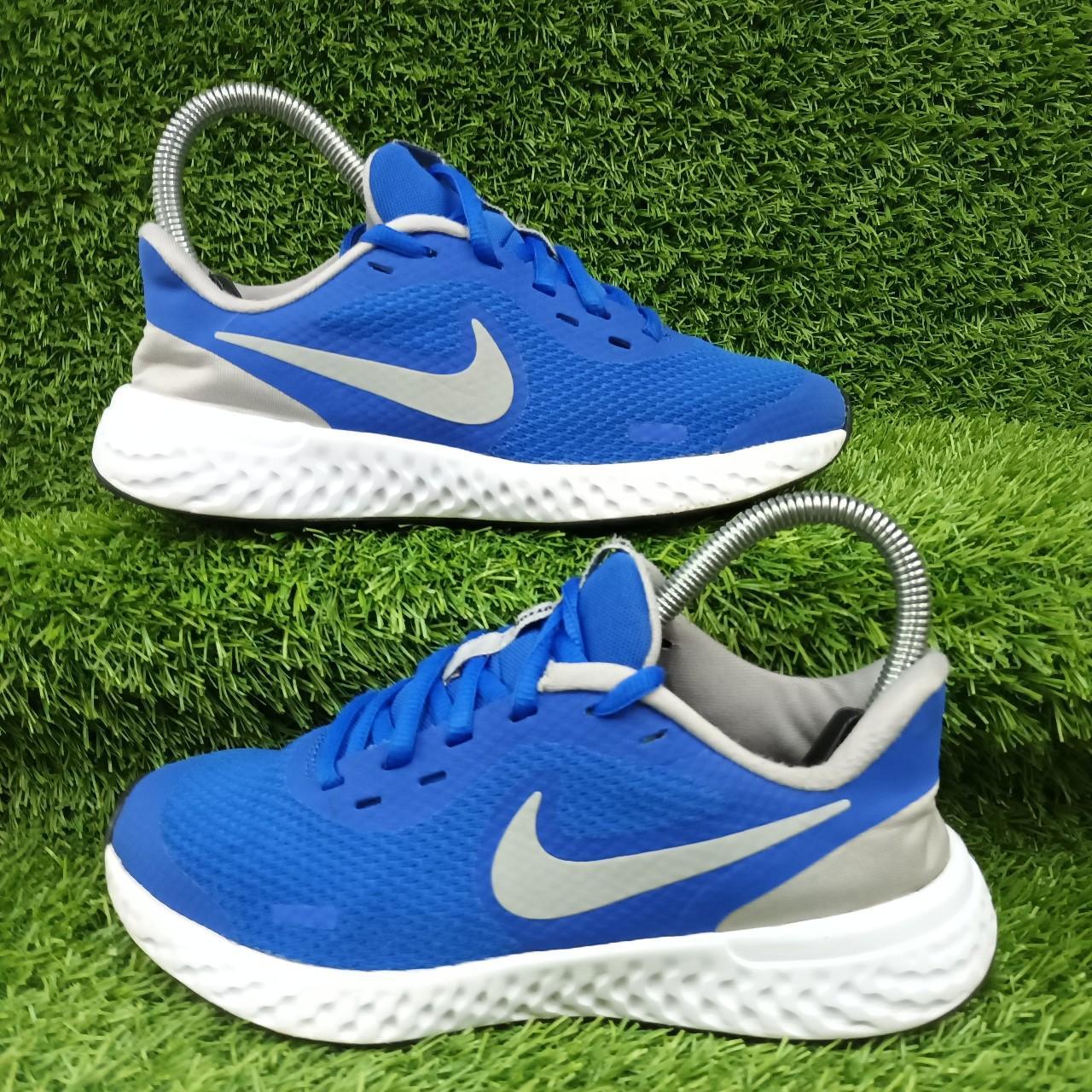 Nike Women's Blue and Grey Trainers Depop