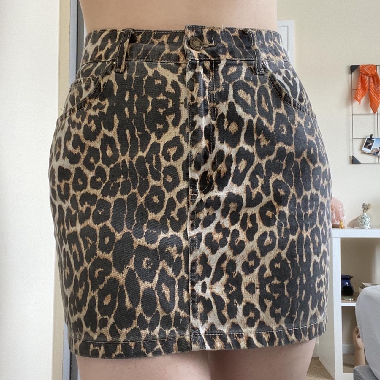 cute leopard print mini denim skirt from Pull