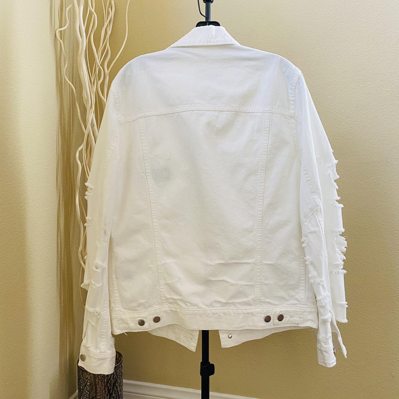 Balmain Men's White Jacket | Depop