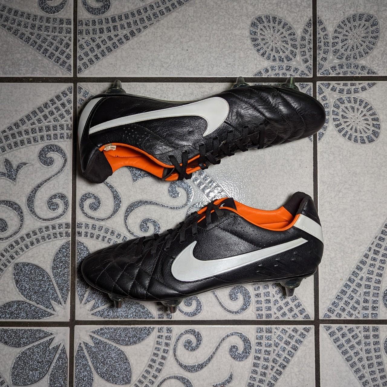 Nike Men's Black and Orange Footwear (3)