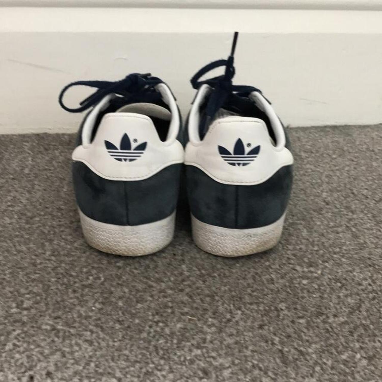 mens navy gazelles size 9