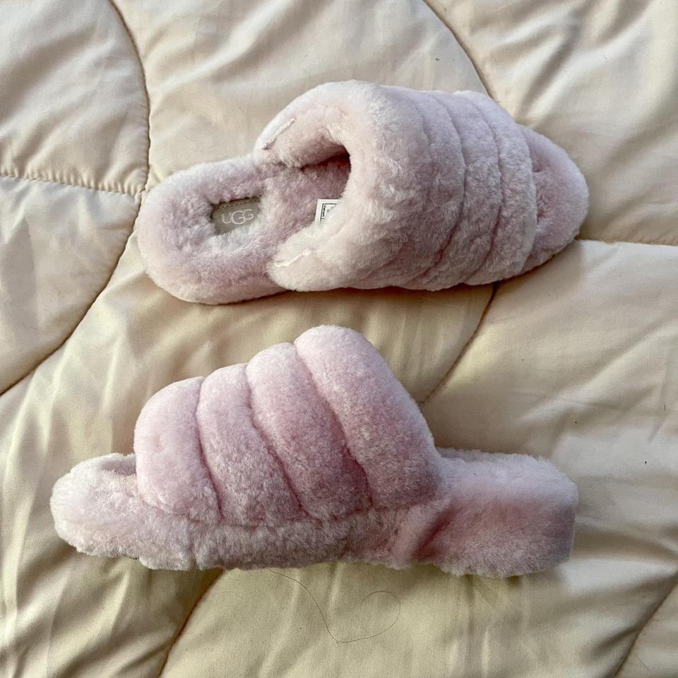 Pink fluffy 2024 ugg slippers