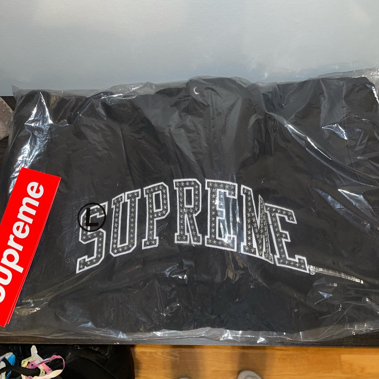 Supreme Women's Black Hoodie | Depop