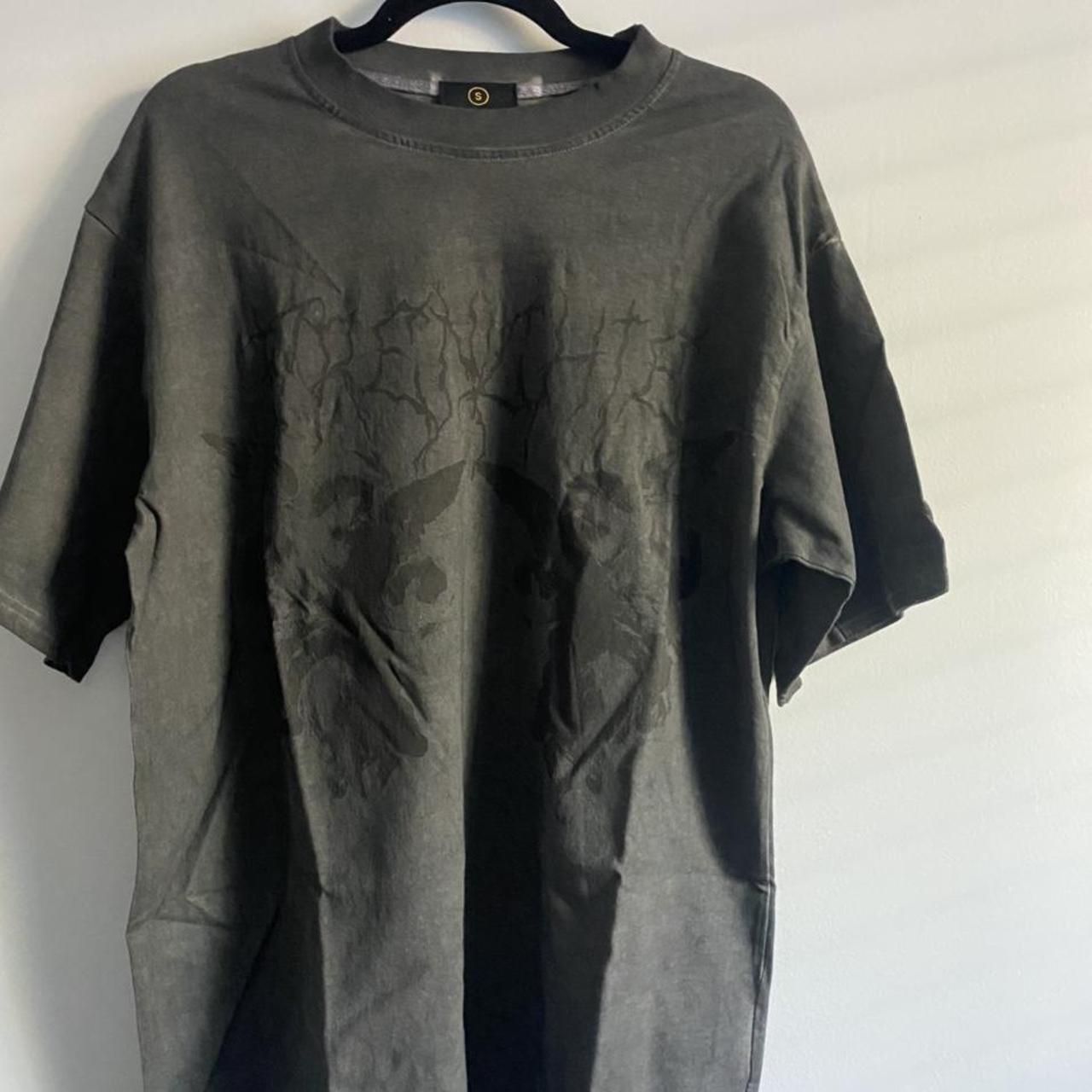 Grey famous y2k/fairy grunge angel graphic T-shirt... | Depop 
