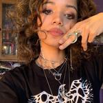 honeymaidenscloset's profile picture