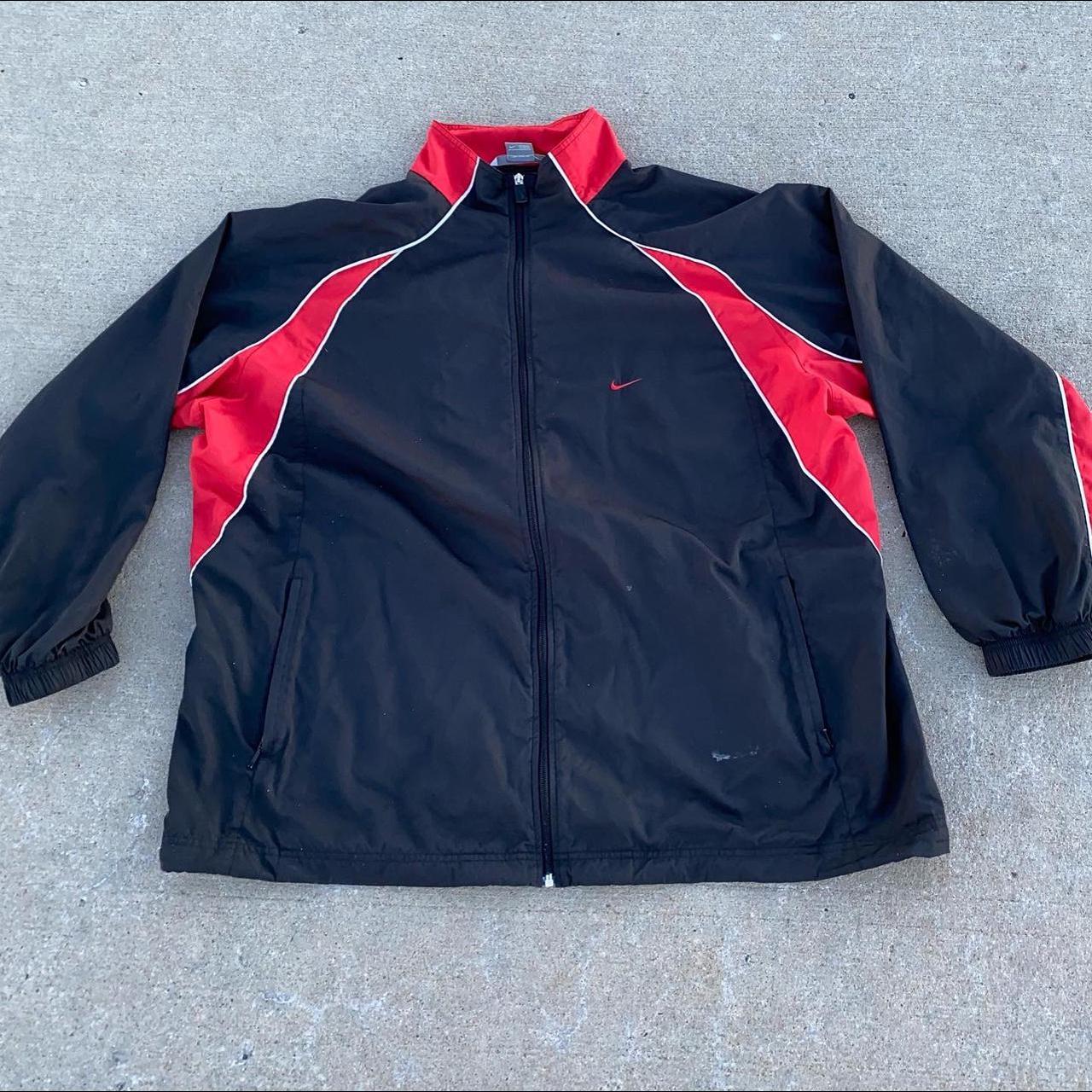 VINTAGE NIKE JACKET 🤯 $25 OBO 📐 28’ X 34’... - Depop