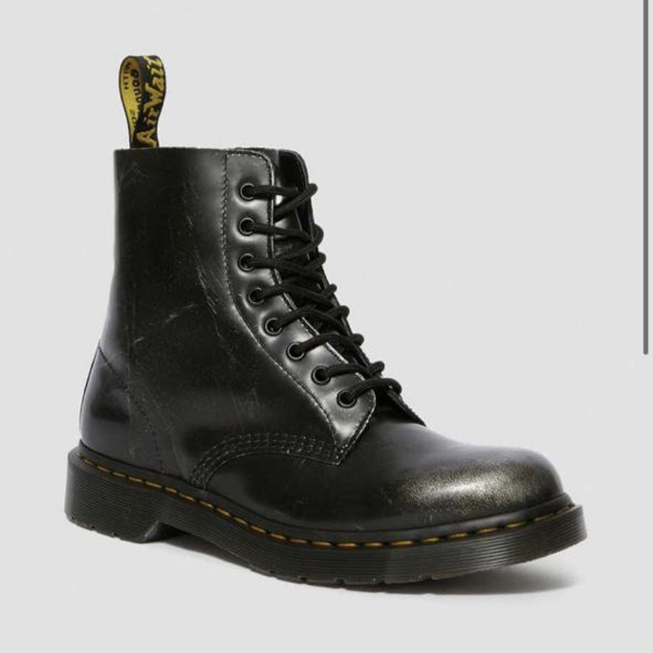 Dr. martens di pelle 1460 Brush Off Depop