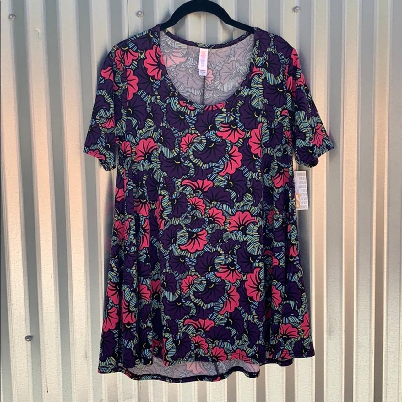 Lularoe Classic Tee. New with tags. Size XS. X print - Depop