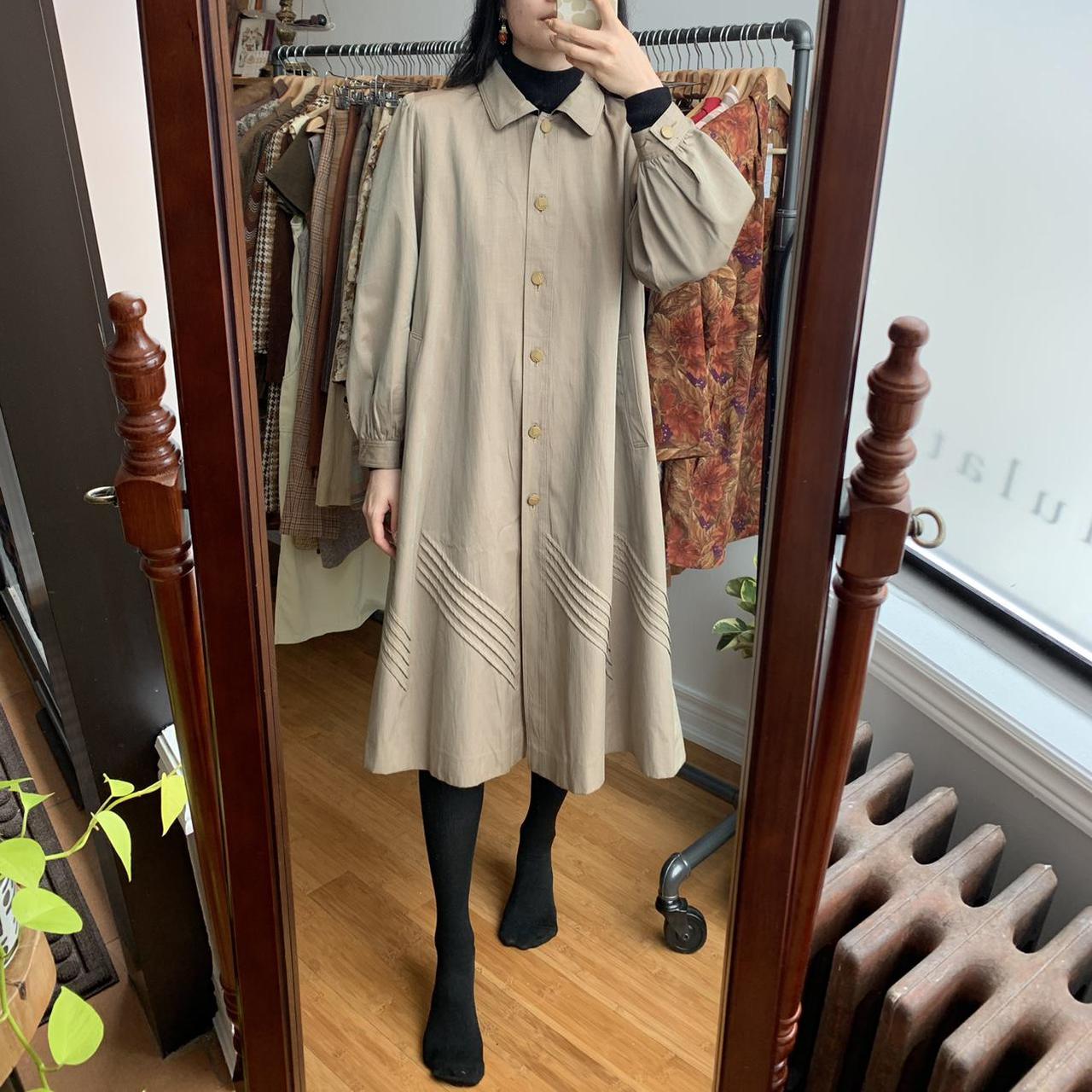 Vintage beige trench coat with puffy balloon sleeves... - Depop