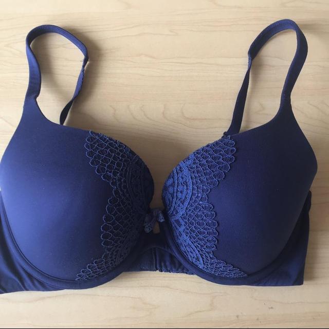 34D Victoria secrets navy blue bra .🌝 - Depop