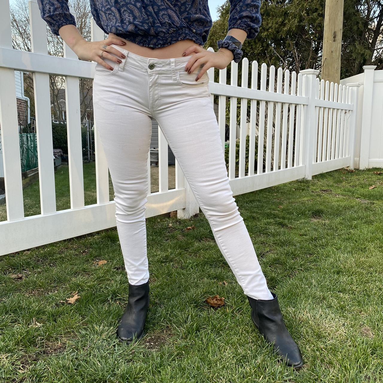 American eagle low rise white jeans Size 0 Perfect... Depop