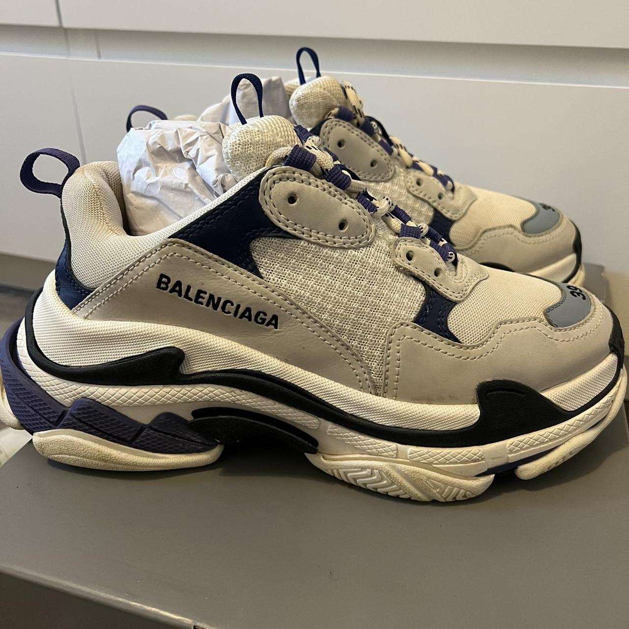 balenciagas size 6