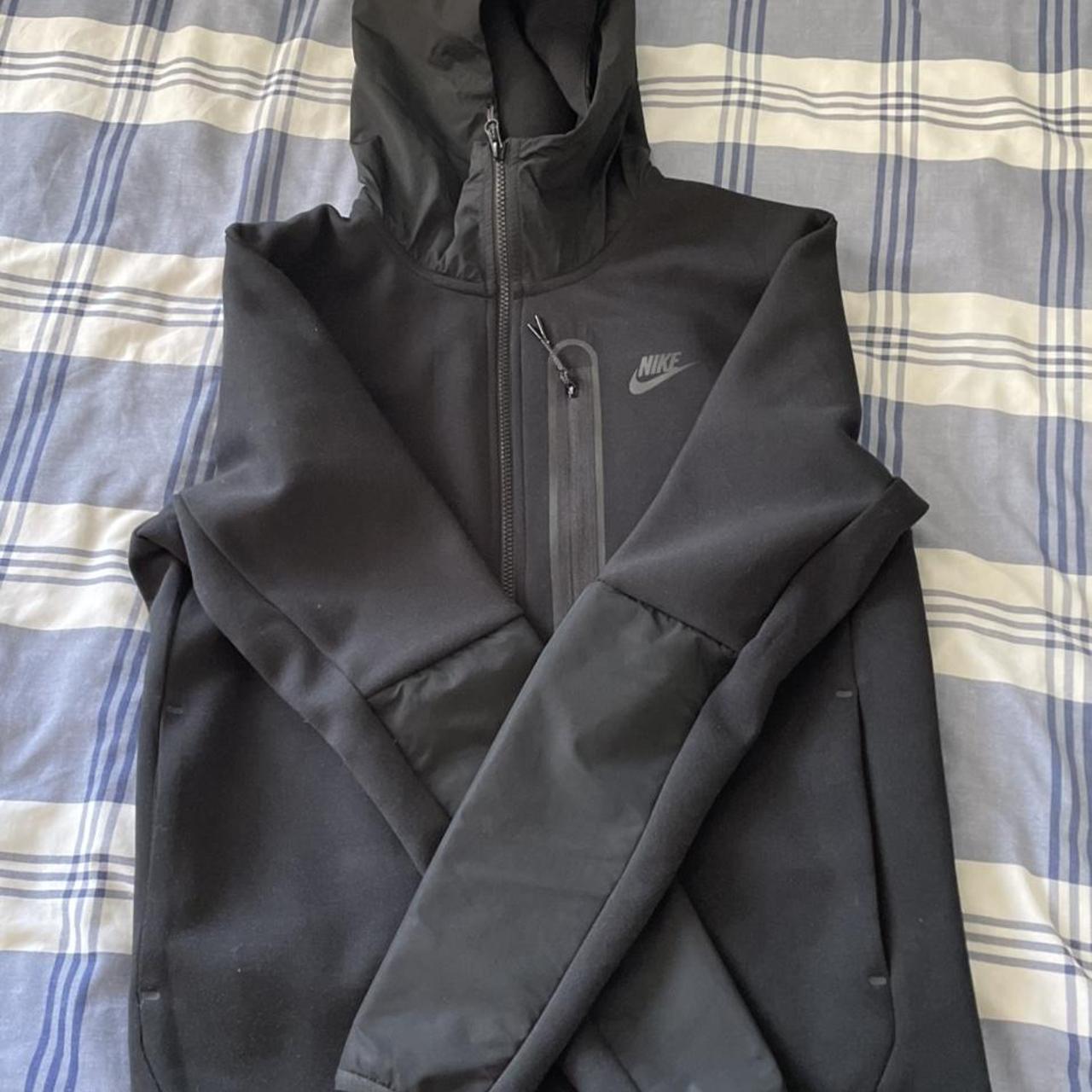 Nike Men's Hoodie | Depop