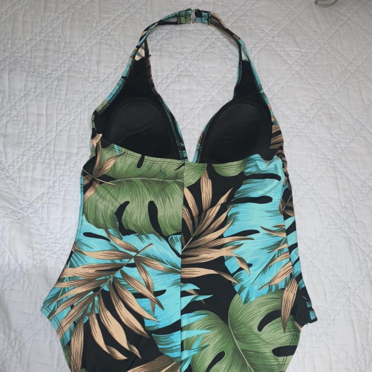 one piece swimsuit. brand: speedo. size: 6 - Depop