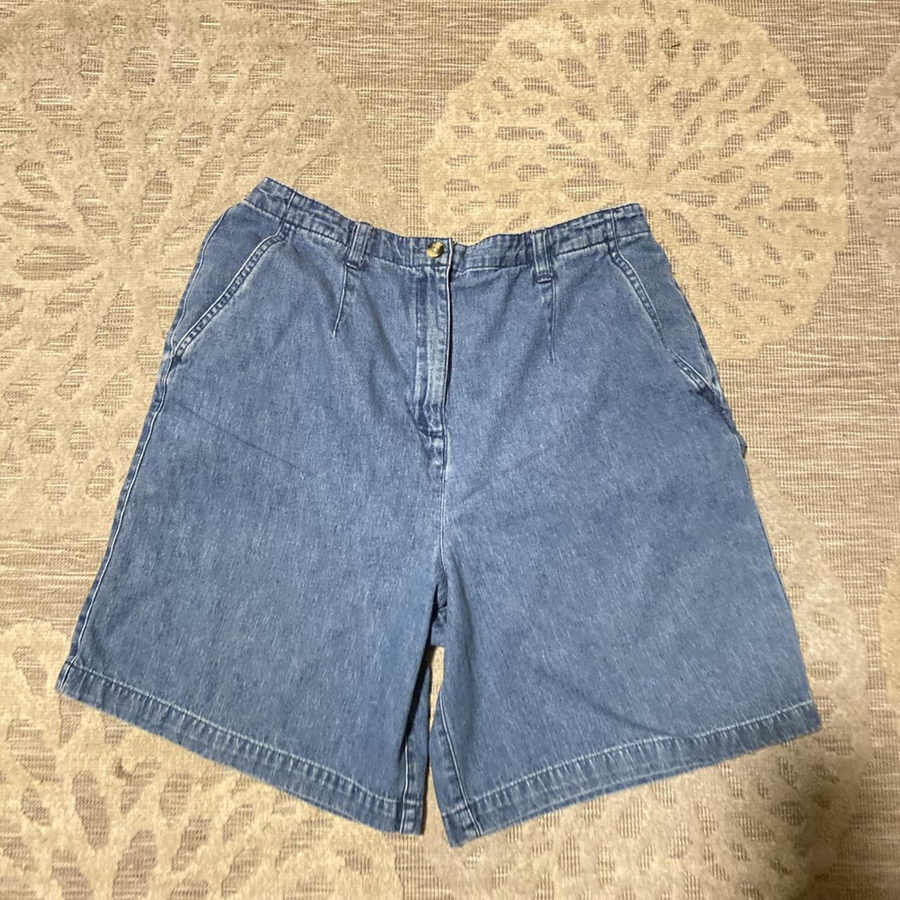 Vintage Karen Scott Denim Shorts! Size 10 Inseam... - Depop