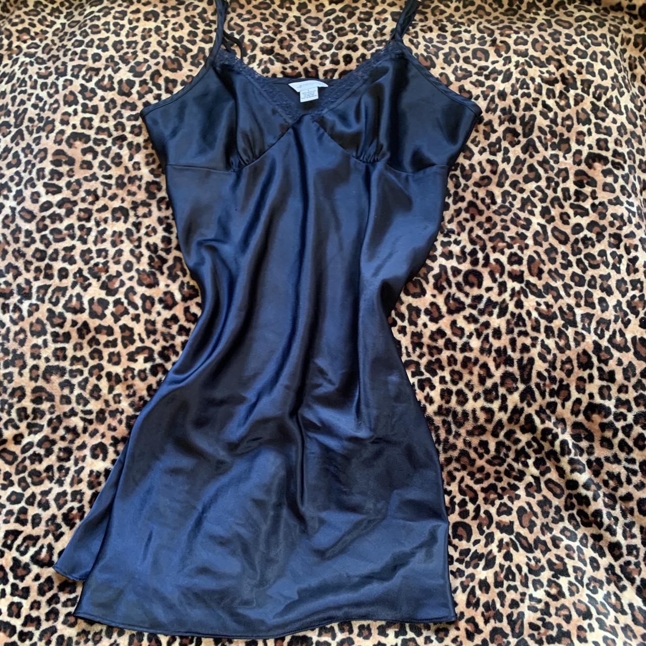 Liz Claiborne Intimates & Sleepwear | Large... - Depop