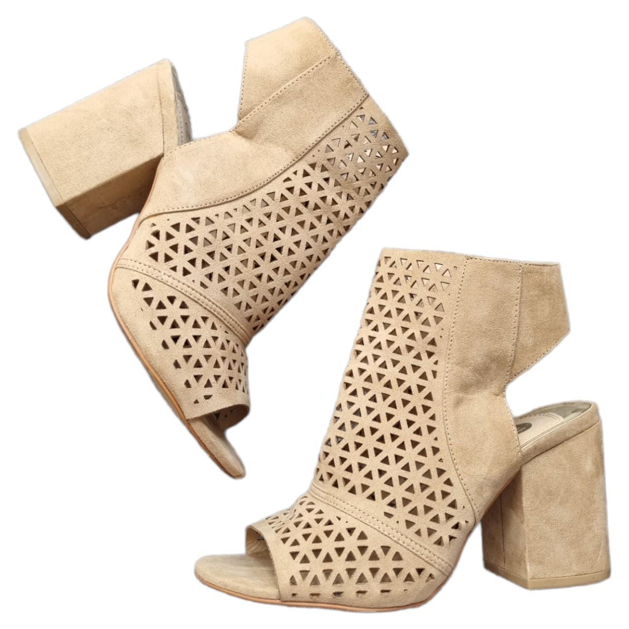 cut out ankle boots flat