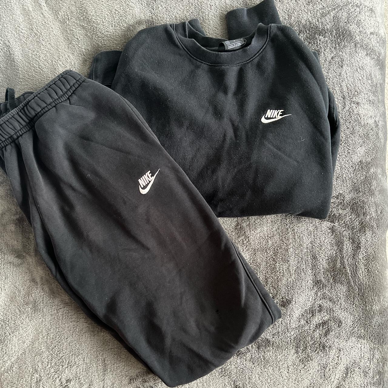 mens nike crew neck tracksuit