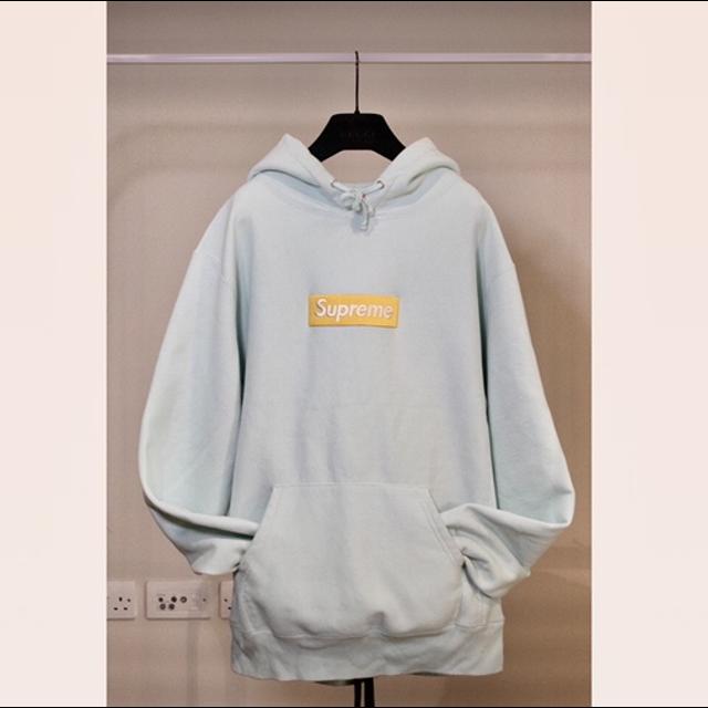 Supreme “Blocked” Hoodie from FW 17 😳 •Size: - Depop