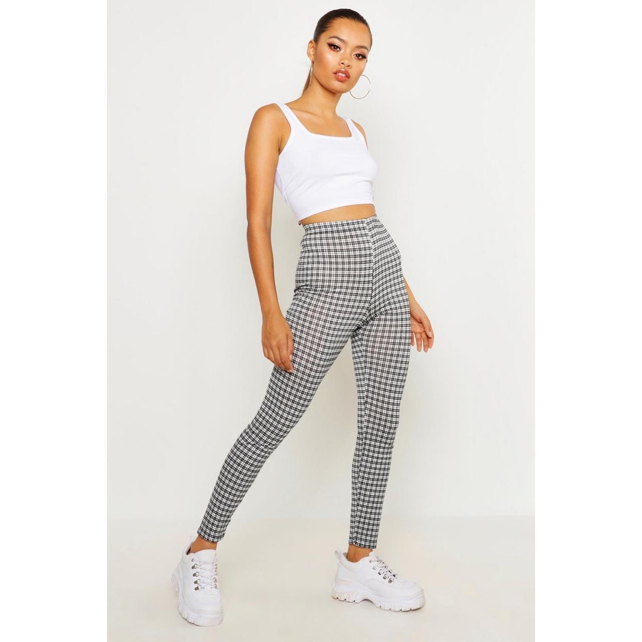 Boohoo Women's Black and White Leggings | Depop