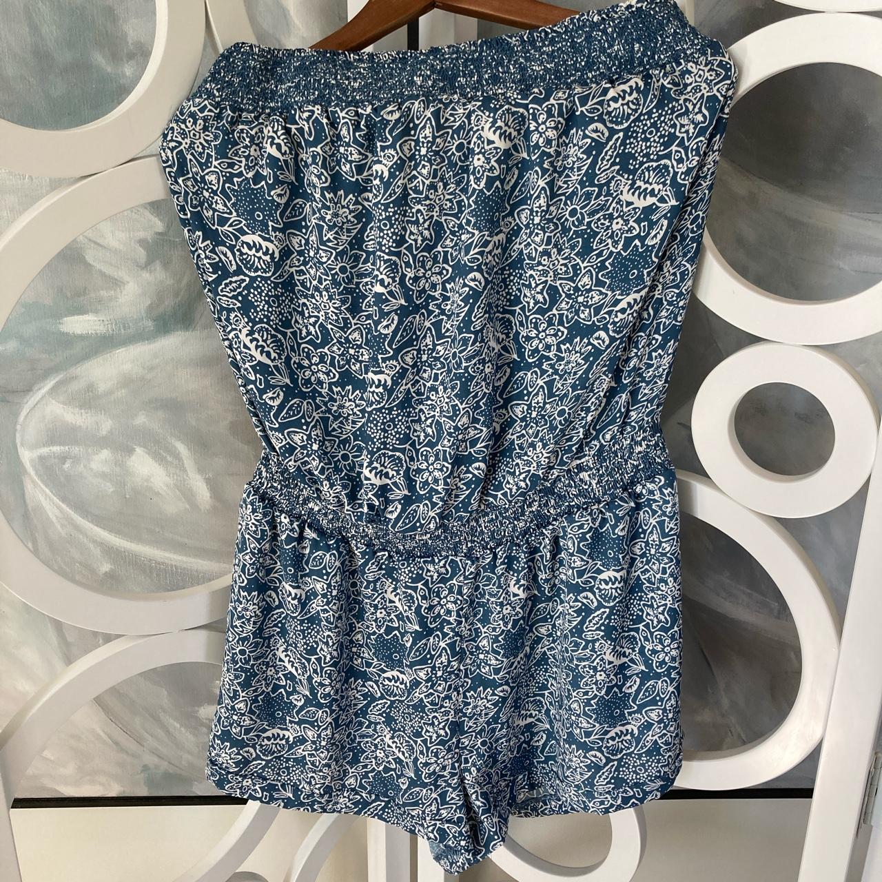 American Eagle outfitters size XL blue & white... - Depop