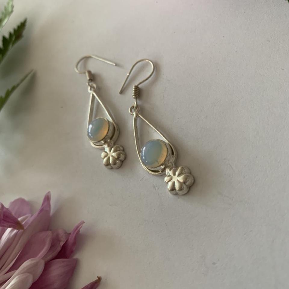 Real yellow moonstone earrings with gold moon - Depop