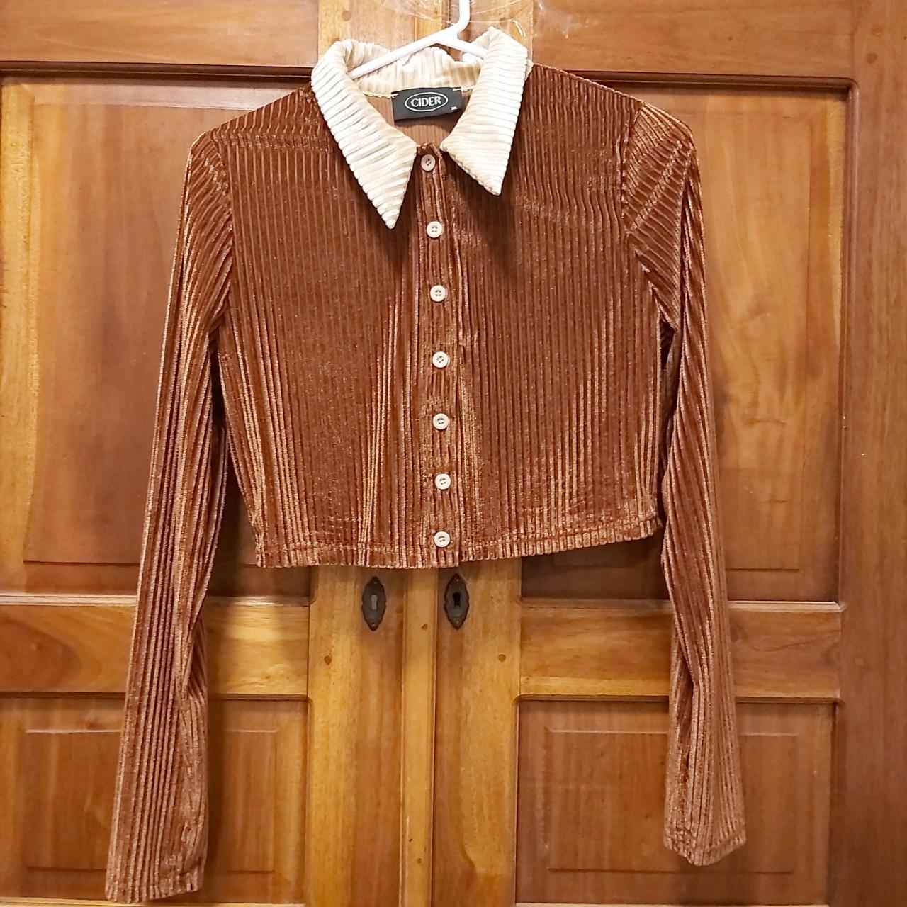 Crop top from shop cider. Fits a 12 to 14. Depop