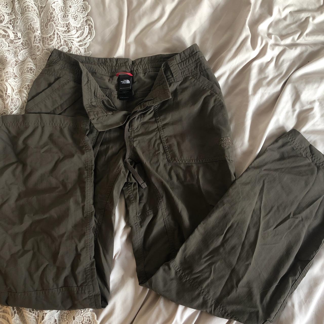 North Face Women's Cargo Pants in Tan Size 4 Great - Depop