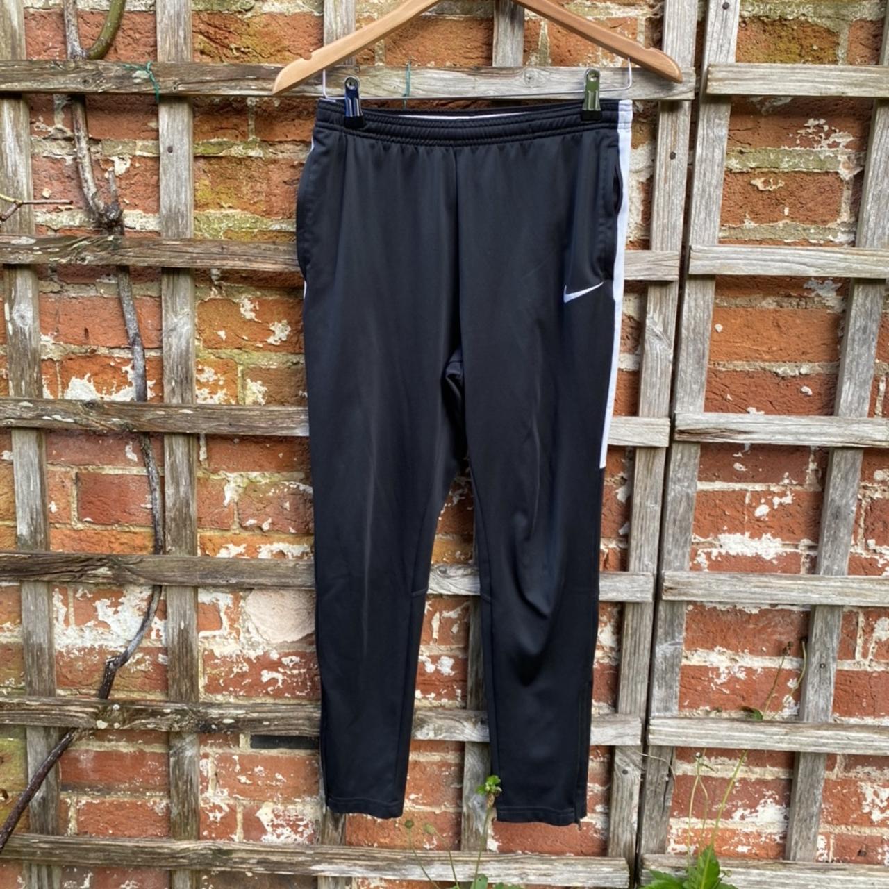 xs nike tracksuit bottoms