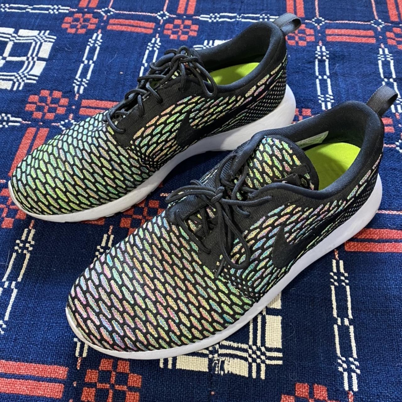 roshe run multicolor