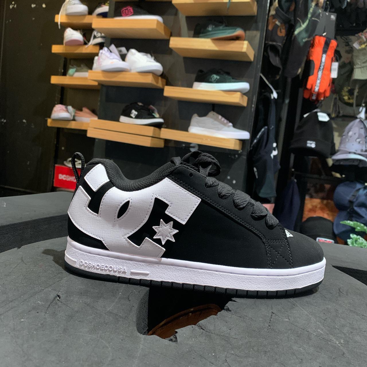 dc black and white shoes