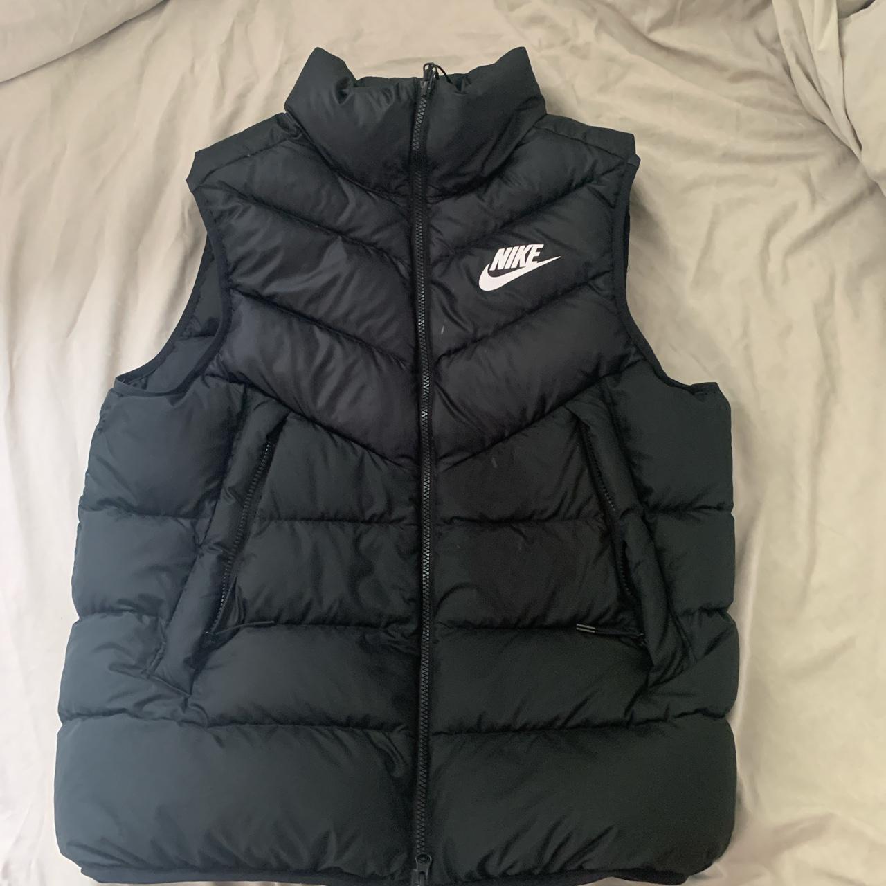 nike black puffer gilet