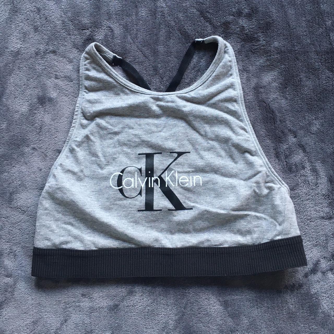 Calvin Klein Women's Grey Veststankscamis Depop