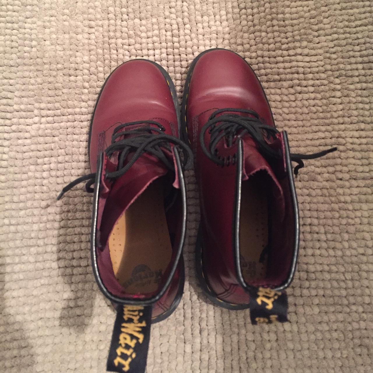 Vendo bellissime Dr Martens bordeaux . Usate... - Depop