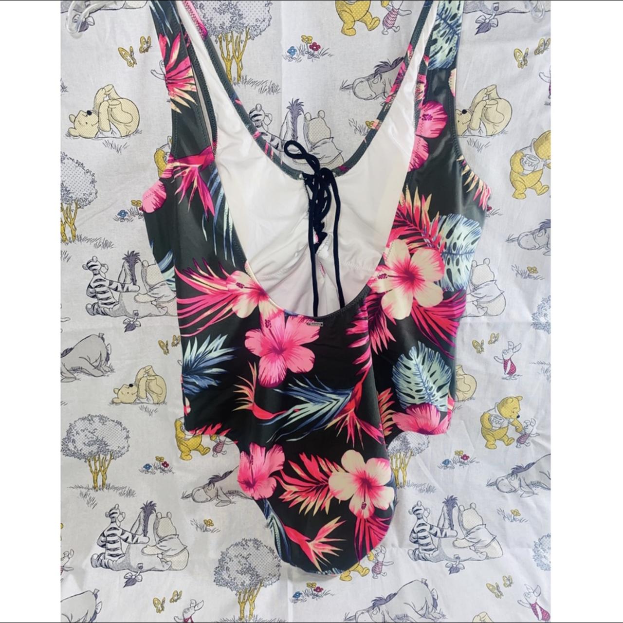 Victoria's Secret Women's Grey and Pink Suit (2)