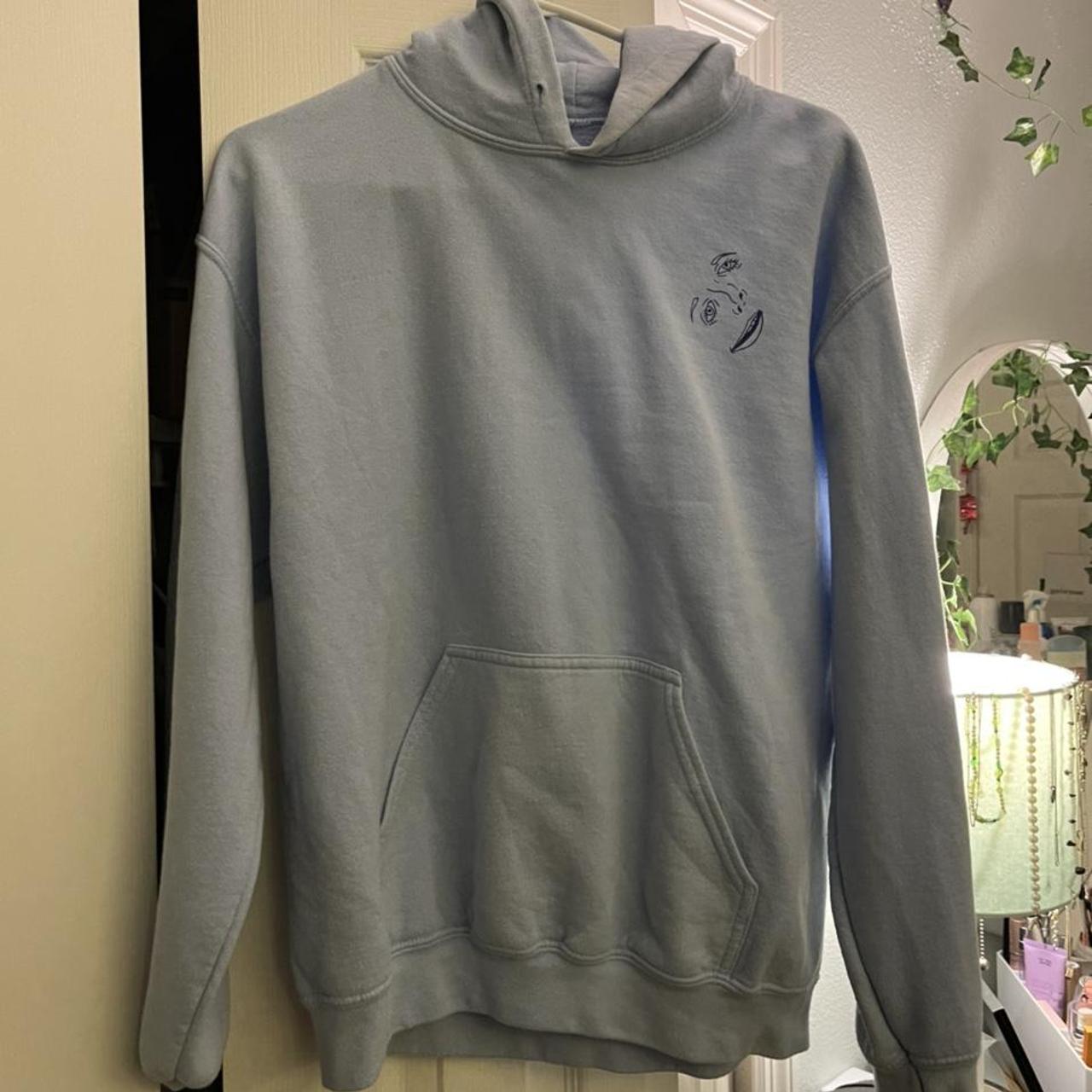 Emma chamberlain 2025 light blue hoodie