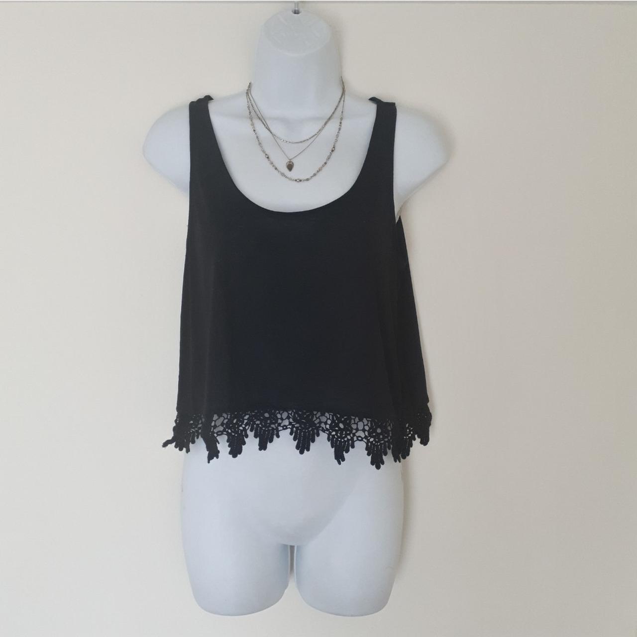 #Black forever 21 crop top# Never worn - Depop